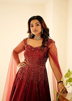 Meera Anil image 2 of 4