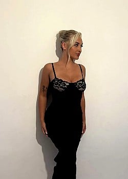 Megan Johnson (Instagram) image 3 of 3