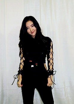 Megan Lee image 2 of 4