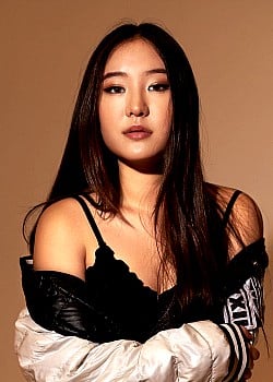 Megan Lee image 3 of 4