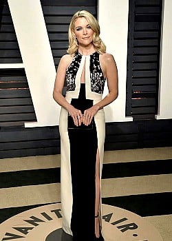 Megyn Kelly image 2 of 2