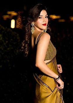 Mehreen Pirzada image 2 of 3