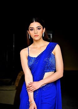 Mehreen Pirzada image 1 of 1