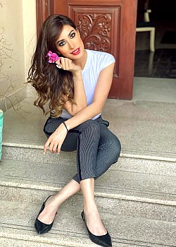 Mehwish Hayat image 2 of 4