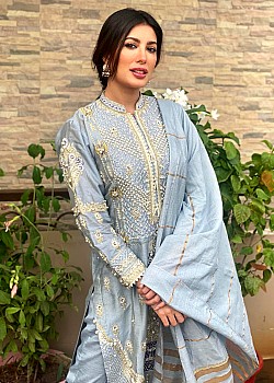 Mehwish Hayat image 4 of 4