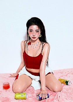 Meily Miaa image 2 of 2