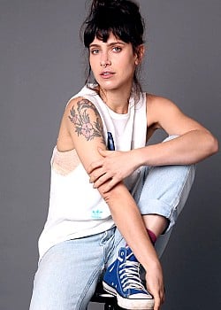 Mel Lisboa image 2 of 3