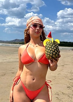 Melania Villalta image 3 of 4