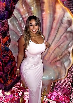 Melanie Florez image 3 of 4