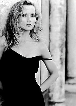 Melanie Kinnaman image 2 of 3