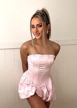 Melanie Maree image 1 of 4