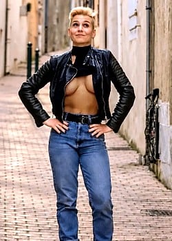 Meli Nobra image 3 of 4
