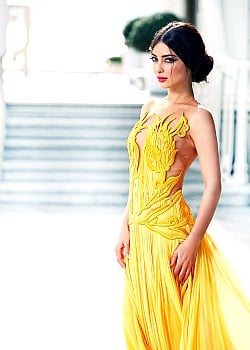 Melike Ipek Yalova image 2 of 4