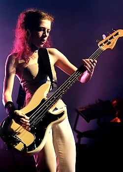 Melissa Auf Der Maur image 4 of 4