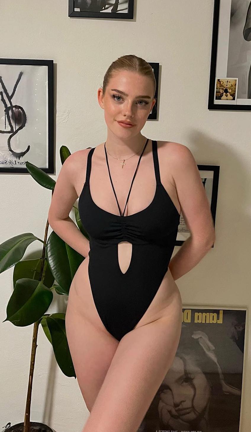 Melissa Louise - Free pics, galleries & more at Babepedia