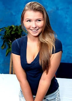 Melissa May image 2 of 4