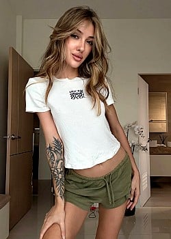 Melissa Miro image 3 of 4