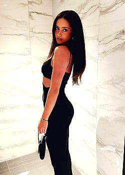 Mia Carragher image 2 of 3