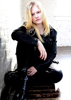 Mia Dinoto image 2 of 2