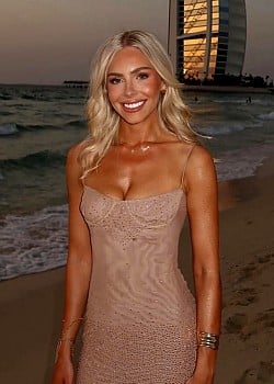 Mia Gwynne image 4 of 4