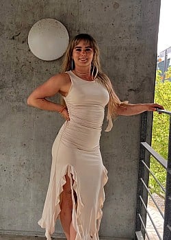 Mia Irving image 2 of 2