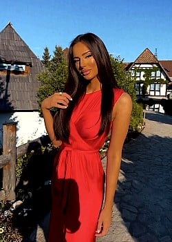 Mia Markovic image 2 of 3