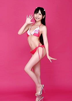 Mia Nanasawa image 2 of 4