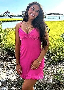 Mia Oh image 1 of 3