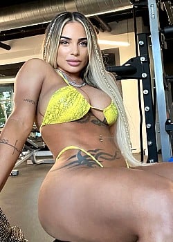 Mia Rivero image 3 of 3