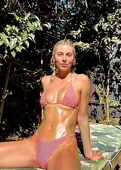 Mia Smith image 2 of 4