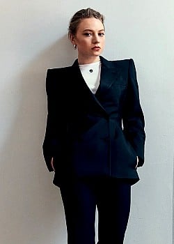 Mia Threapleton image 3 of 4