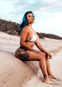 Mia Yim image 4 of 4