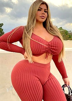 Michele Mendez image 2 of 4