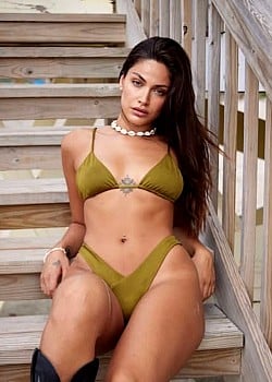 Michelle Ivana image 4 of 4