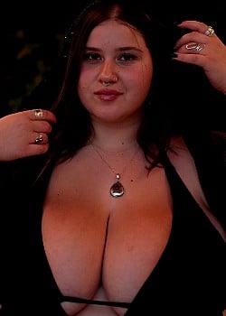 Mika Hamalka image 3 of 4