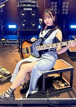 Mika Kohinata image 1 of 2