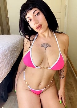 Mikki Silveira image 1 of 1