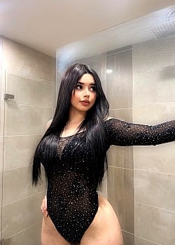 Mila Caicedo image 2 of 3