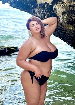 Mila Ross image 2 of 4