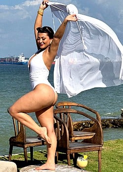 Milagro Flores image 4 of 4