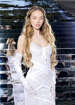 Milena Ioanna image 2 of 4