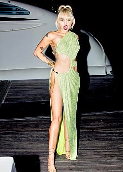 Miley Cyrus image 4 of 4