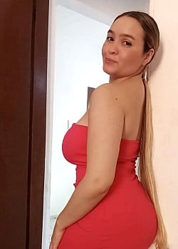 Milla Araujo image 3 of 3