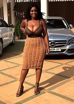 Mimie Sarkcess image 3 of 4