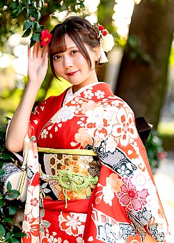 Minami Fujimoto image 2 of 3