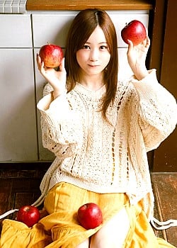 Minami Hoshino image 2 of 2