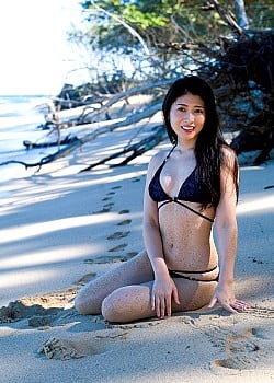 Minori Chihara image 2 of 2