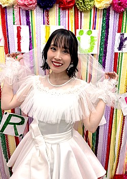 Minori Suzuki image 3 of 3
