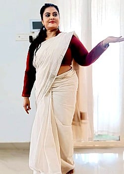 Minu Kurian image 2 of 2