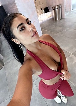 Mira Khan image 2 of 2